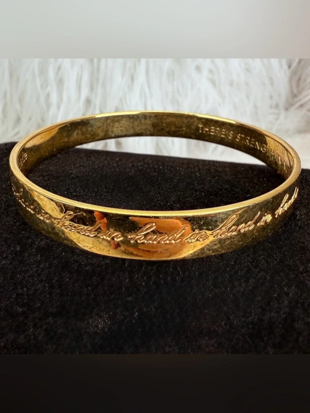 Kate Spade “Hand and Hand” inscribed Goldtone Bangle Bracelet - Picture 3 of 15